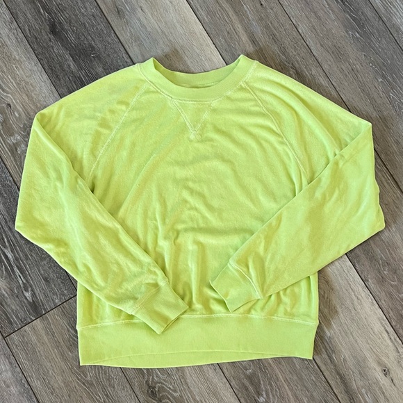 Old Navy Sweatshirt & Shorts Set - Picture 2 of 9